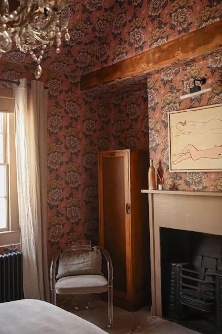 Primrose Cottage - With Private Courtyard & Sun Terrace In Central Bath Zewnętrze zdjęcie