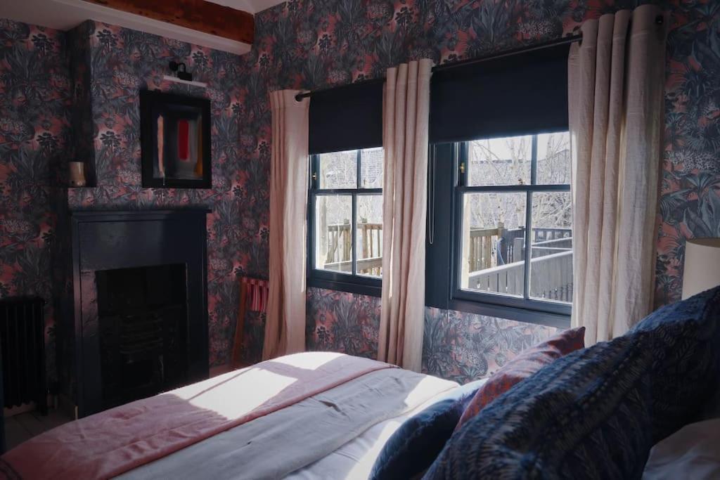 Primrose Cottage - With Private Courtyard & Sun Terrace In Central Bath Zewnętrze zdjęcie