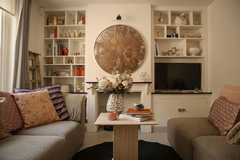 Primrose Cottage - With Private Courtyard & Sun Terrace In Central Bath Zewnętrze zdjęcie