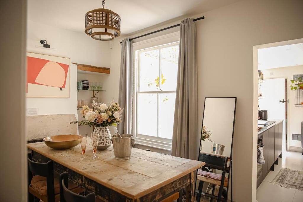 Primrose Cottage - With Private Courtyard & Sun Terrace In Central Bath Zewnętrze zdjęcie
